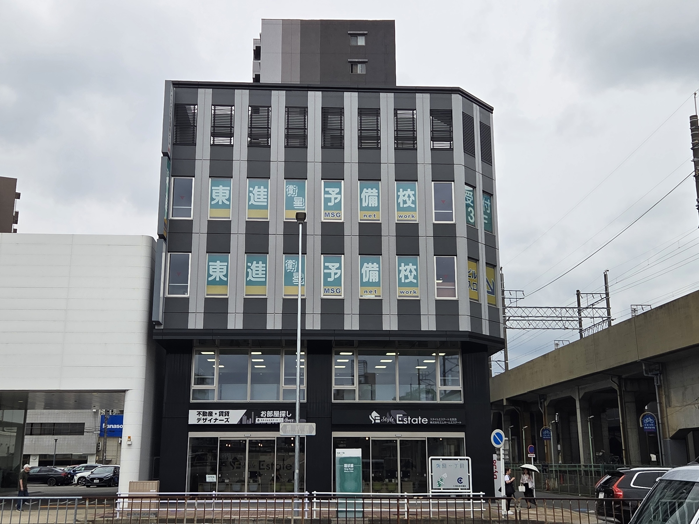 校舎外観