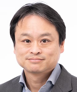関本義秀先生の写真
