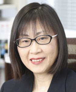 須川亜紀子先生の写真