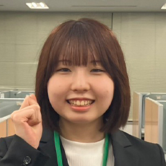 吉田　真依子 さん　明治大学　文学部