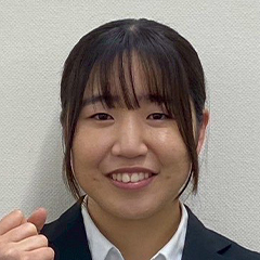岩﨑　まどか さん　明治大学　政治経済学部