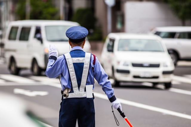 警備員 ガードマン なり方 資格 仕事内容 年収など 未来の職業研究 東進の職業情報サイト