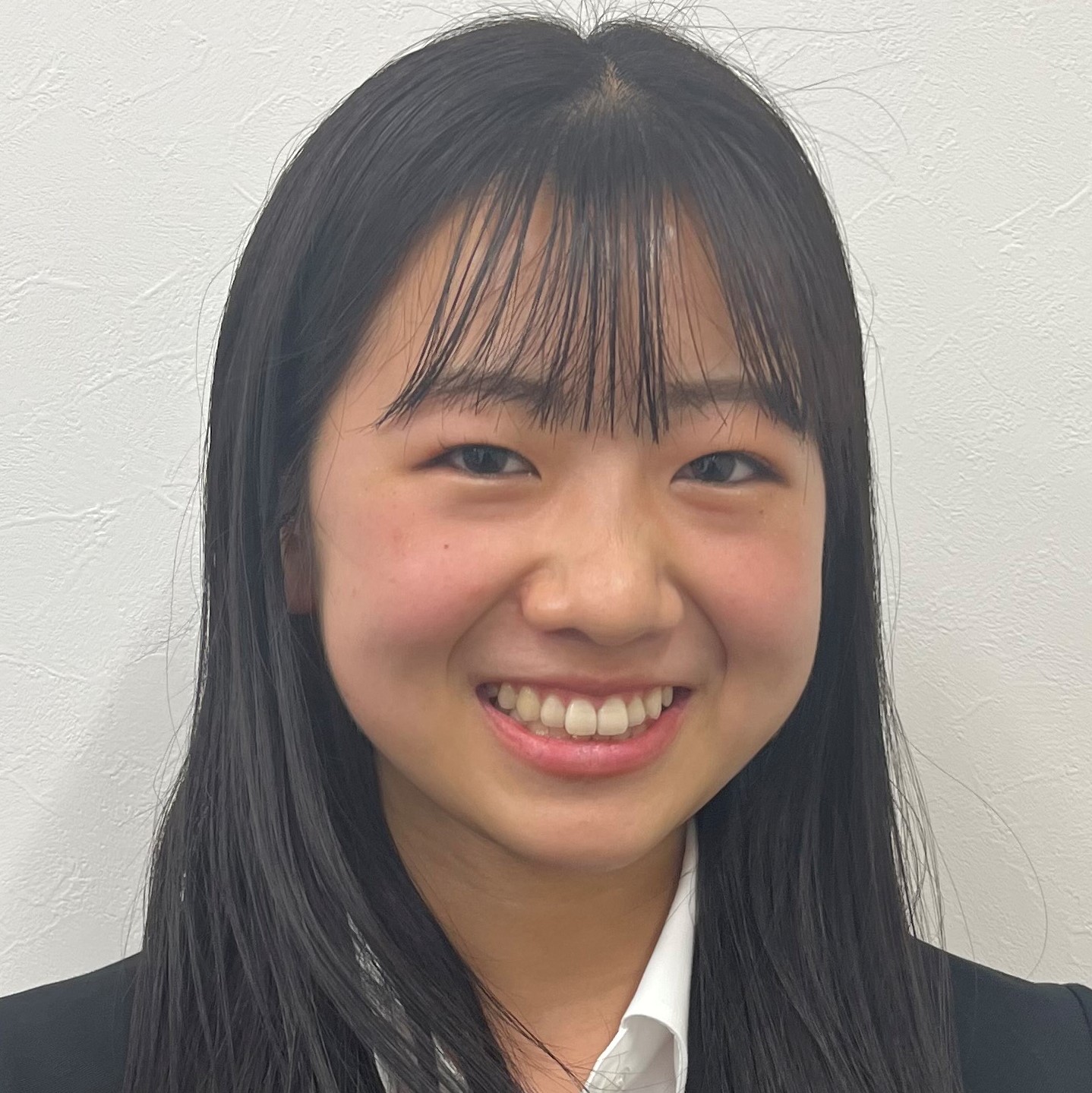 富内　和香　さん　中央大学　経済学部