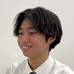 新貝　雅 くん　法政大学 文学部