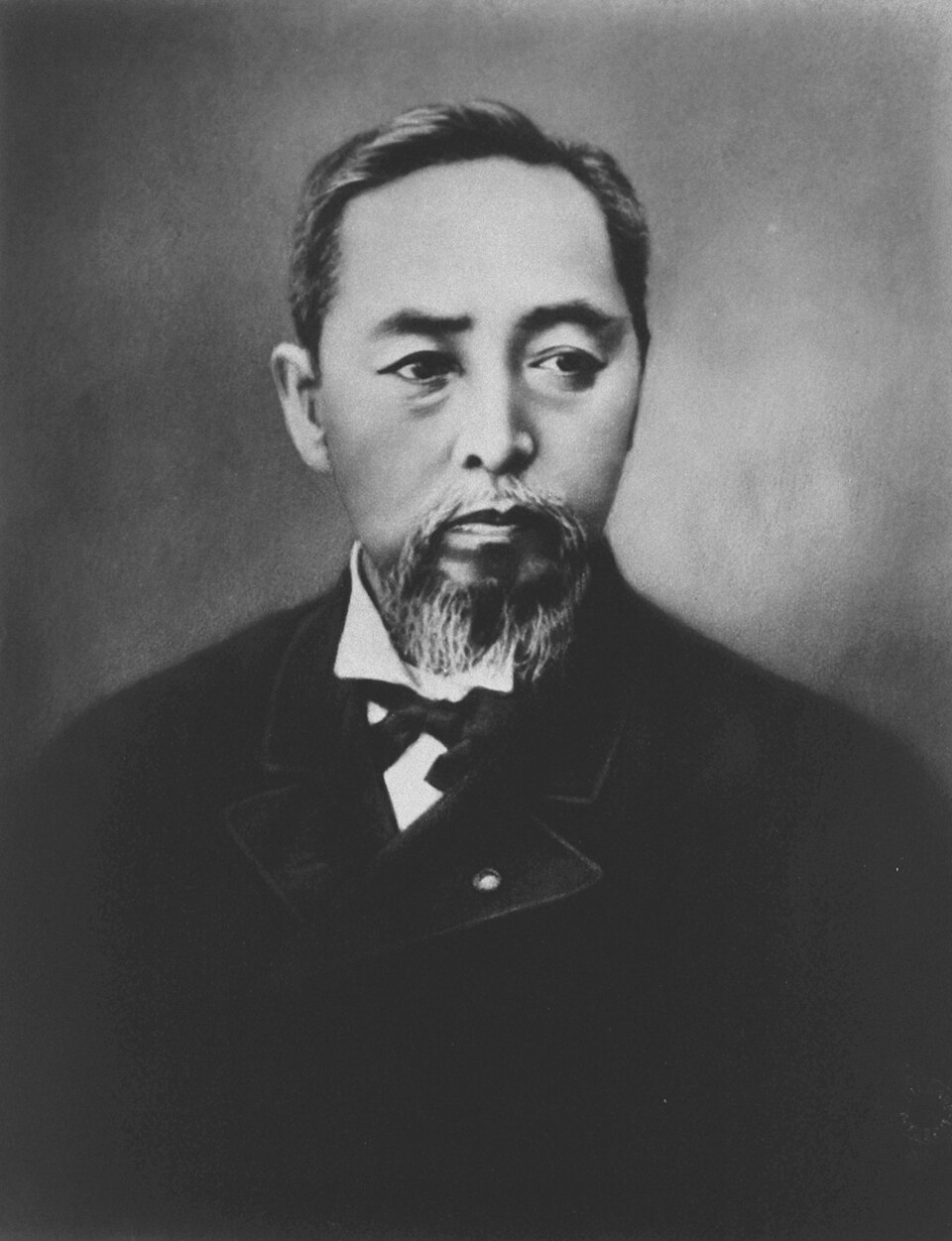 山田 顕義の画像