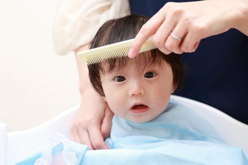 赤ちゃんの成長を実感！いつ散髪する？