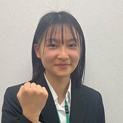 濱中　愛夏 
さん　北里大学　薬学部