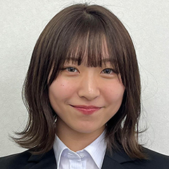 大竹　瞳萌香 
さん　明治大学　商学部