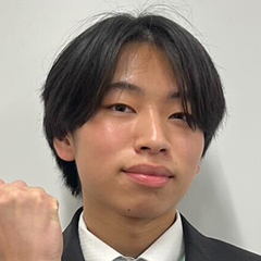 星子　友孝 
くん　青山学院大学　文学部　史学科