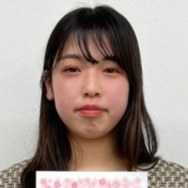 中村真緒