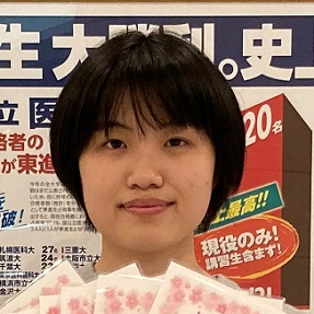 近江栞