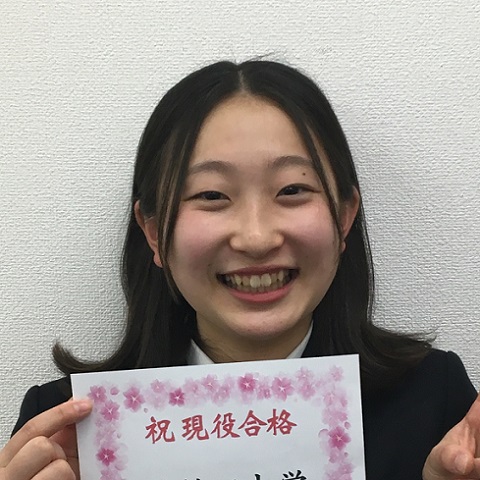 髙木綾乃