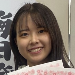 井上由菜