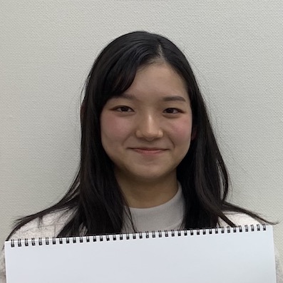 中村理央