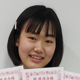 絹川雛子