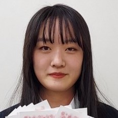 室谷杏月