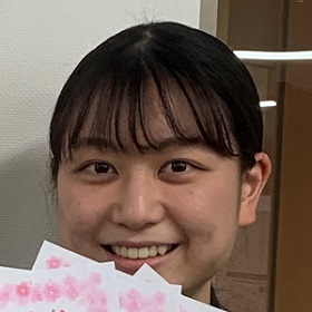 高岡真衣
