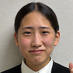 杉山　里菜子 さん　明治薬科大学　薬学部